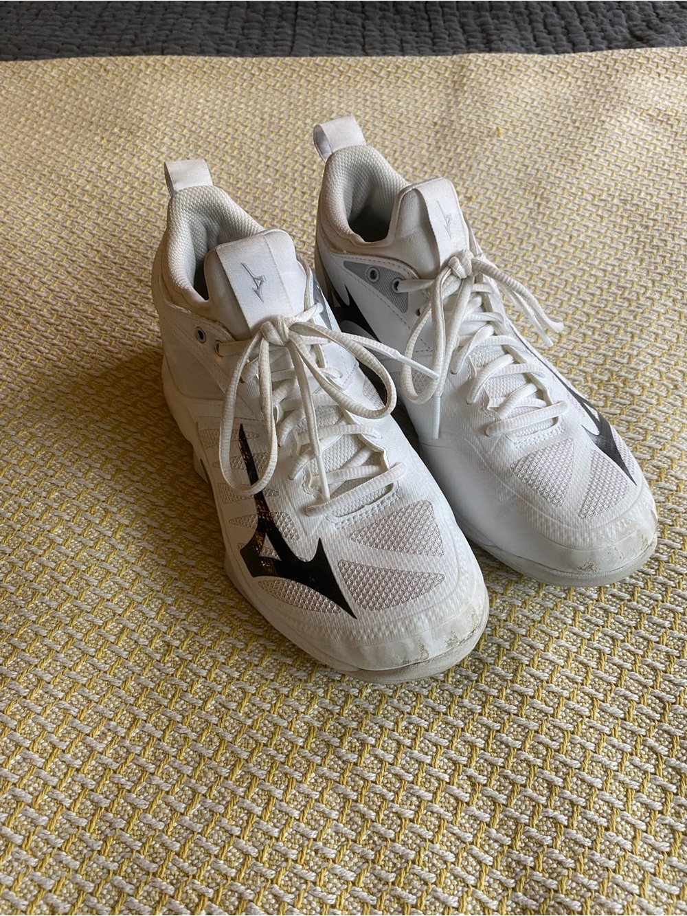 Mizuno White and Black Women's Athletic Sneakers - Volleyball